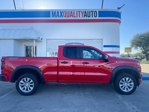 Used 2019 Chevrolet Silverado 1500 Custom image 15