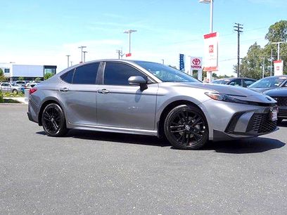 Used 2025 Toyota Camry SE w/ Multimedia Upgrade Package