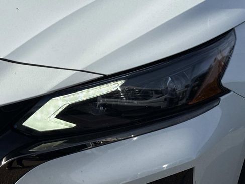 Certified 2023 Nissan Altima 2.5 SR image 10