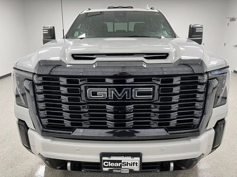 Used 2024 GMC Sierra 3500 Denali Ultimate image 3