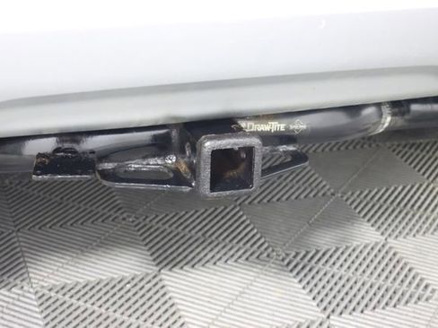 Used 2017 Ford Escape SE w/ SE Cold Weather Package image 22