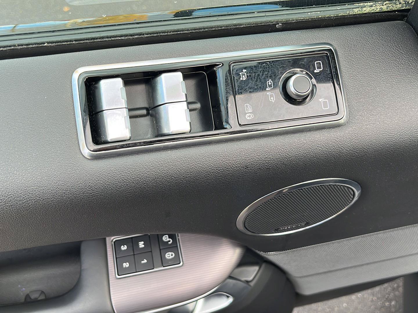 Used 2019 Land Rover Range Rover Sport HSE AWD/4WD image 15