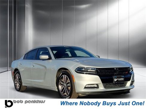 Used 2019 Dodge Charger SXT w/ Driver Confidence Group image 1
