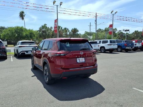 Used 2024 Nissan Rogue SV FWD image 3