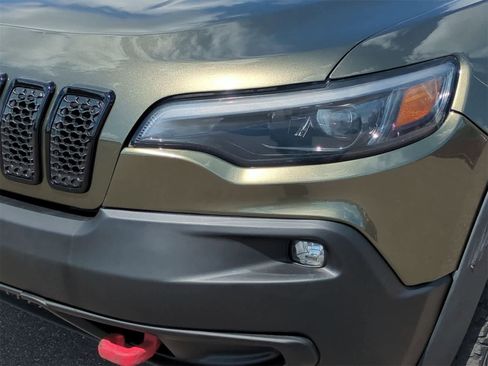 Used 2019 Jeep Cherokee Trailhawk w/ Cold Weather Group image 11