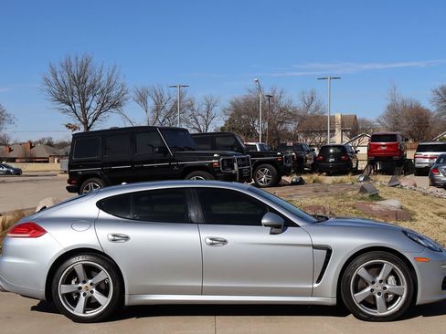 Used 2015 Porsche Panamera S image 5