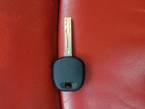 Used 2021 Toyota Corolla LE w/ Carpet Mat Package (TMS) image 32