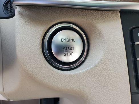 Used 2016 Mercedes-Benz E 350 Sedan image 27