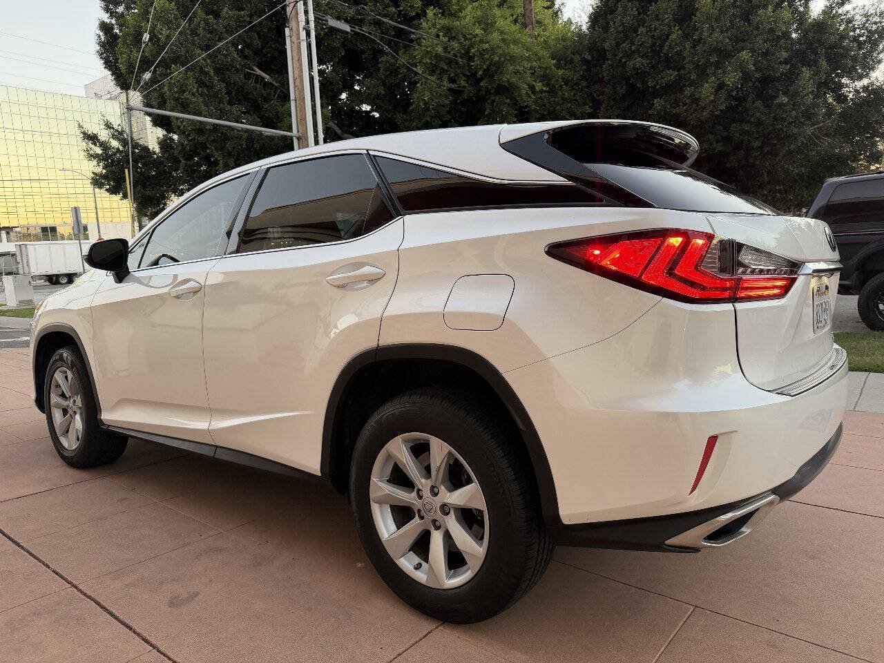Used 2017 Lexus RX 350 FWD w/ Accessory Package image 3