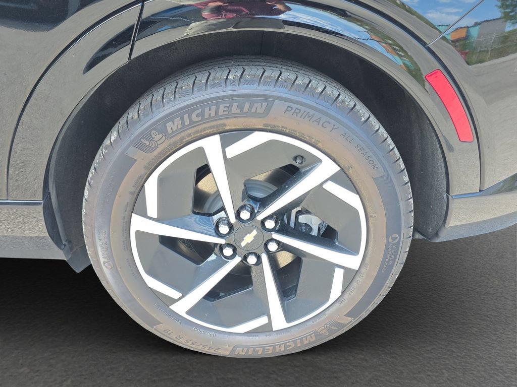 Certified 2024 Chevrolet Equinox EV LT FWD image 5
