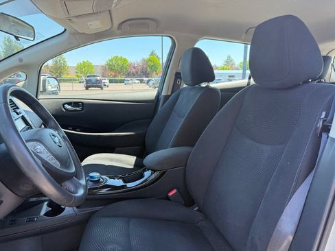 Used 2017 Nissan Leaf SV w/ Premium Package FWD image 9