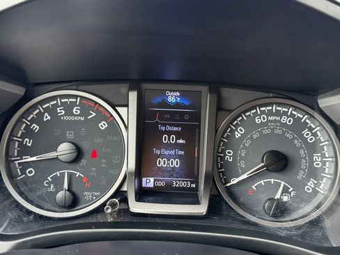 Used 2023 Toyota Tacoma TRD Off-Road AWD/4WD image 13