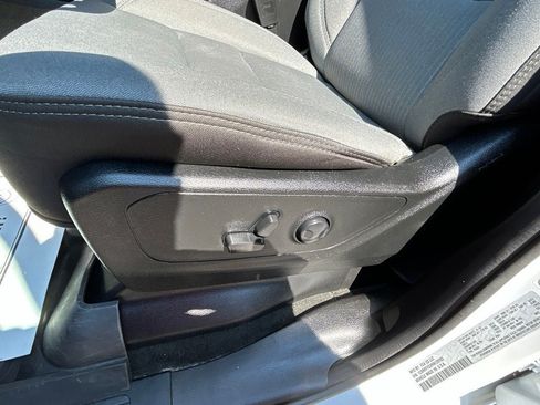 Used 2024 RAM 1500 Big Horn AWD/4WD image 11