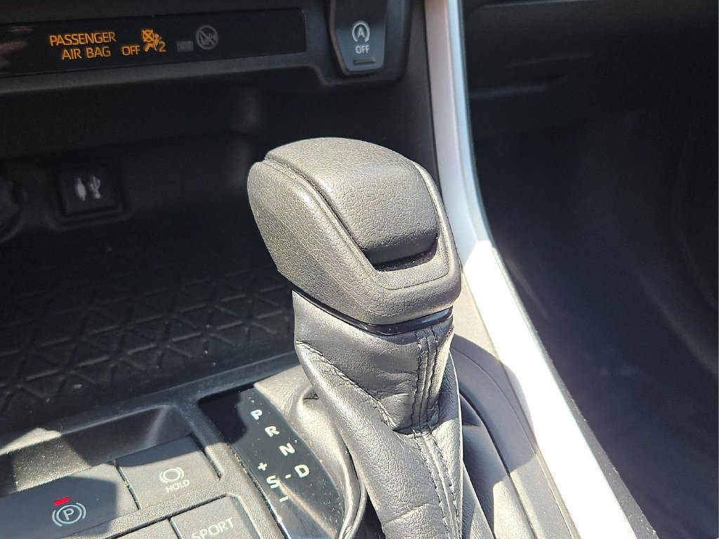 Used 2019 Toyota RAV4 LE w/ All Weather Liner Package AWD/4WD image 12