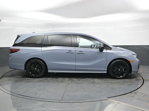 Used 2025 Honda Odyssey Sport-L image 3