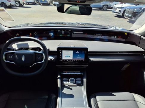 New 2026 Lincoln Nautilus Premier image 10