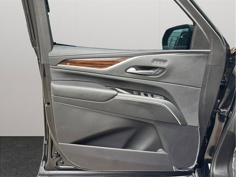 Used 2023 Cadillac Escalade ESV Premium Luxury RWD image 25