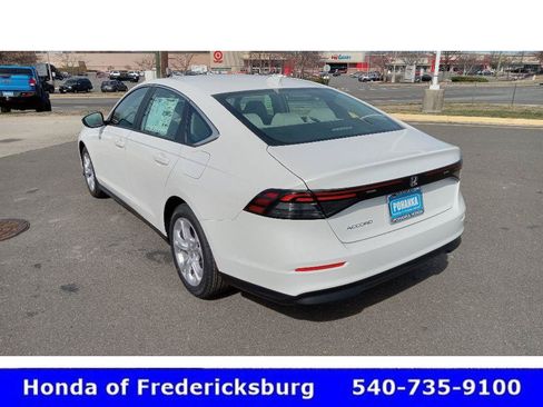Certified 2025 Honda Accord LX image 9