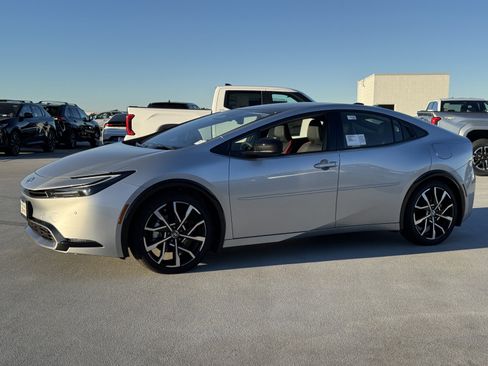 New 2026 Toyota Prius Plug-In Hybrid image 11