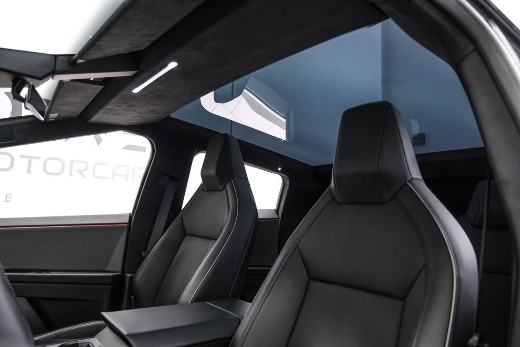 Used 2024 Tesla Cybertruck AWD Crew Cab image 5