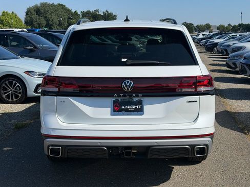 New 2026 Volkswagen Atlas Peak Edition AWD/4WD image 10