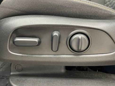 Used 2021 Chevrolet Equinox LT AWD/4WD image 11