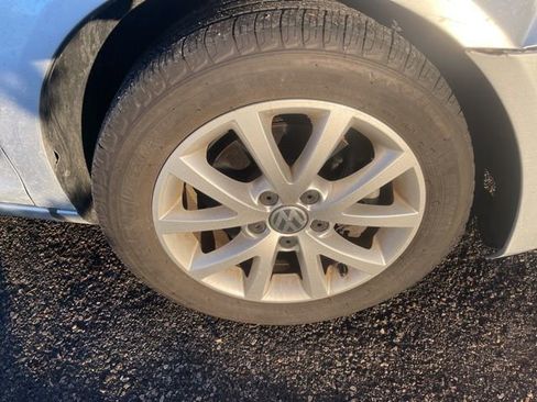 Used 2013 Volkswagen Jetta SportWagen image 11