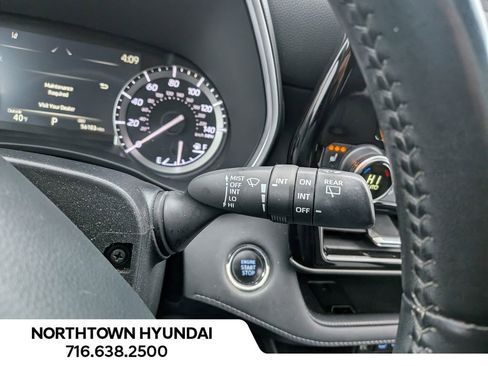 Used 2022 Toyota Highlander XLE image 28