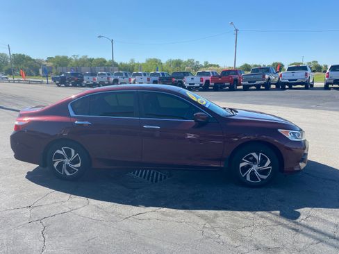 Used 2016 Honda Accord LX image 4