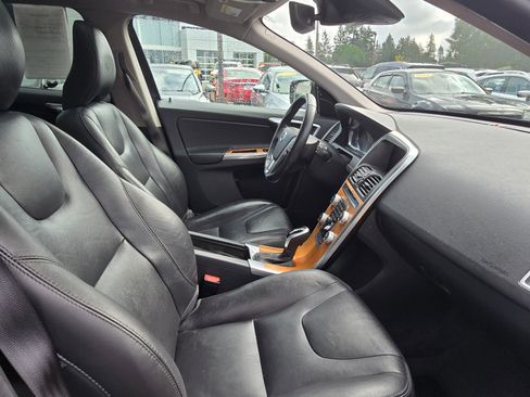 Used 2017 Volvo XC60 T6 Inscription w/ Preferred Option Package image 11
