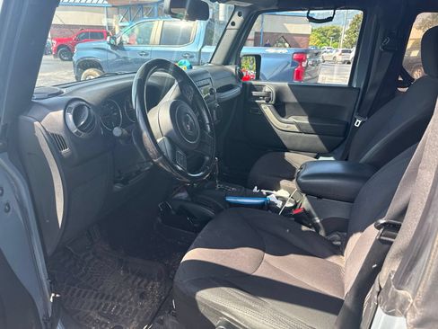 Used 2015 Jeep Wrangler Sport AWD/4WD image 6