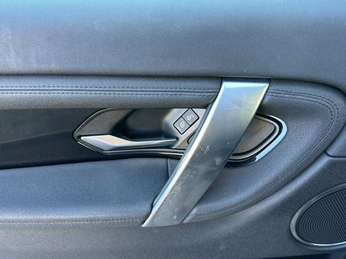 Used 2020 Land Rover Discovery Sport S image 11