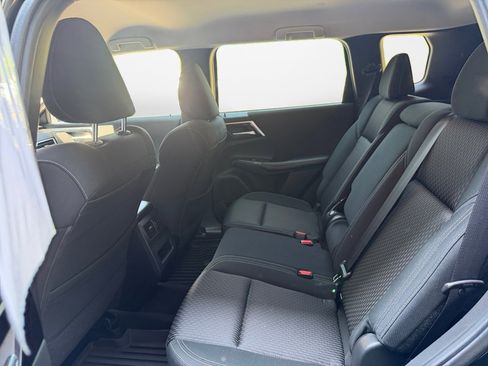 Used 2022 Mitsubishi Outlander ES AWD/4WD image 16