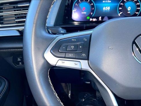 Used 2024 Volkswagen Atlas Cross Sport SE image 20