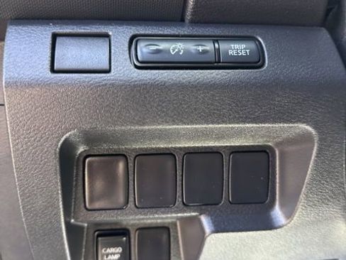 Used 2024 Nissan Frontier SV RWD image 16