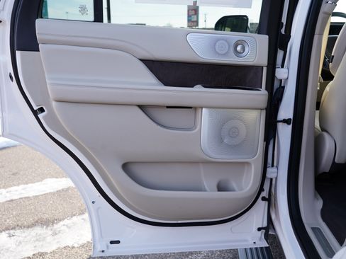 Used 2019 Lincoln Navigator Reserve w/ Cargo Package image 20