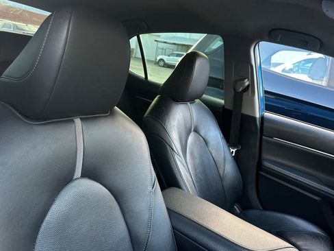 Used 2019 Toyota Camry XSE w/ Navigation Package image 16