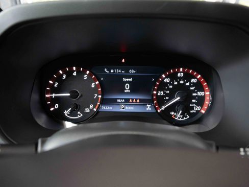 Used 2025 Nissan Frontier PRO-4X AWD/4WD image 16