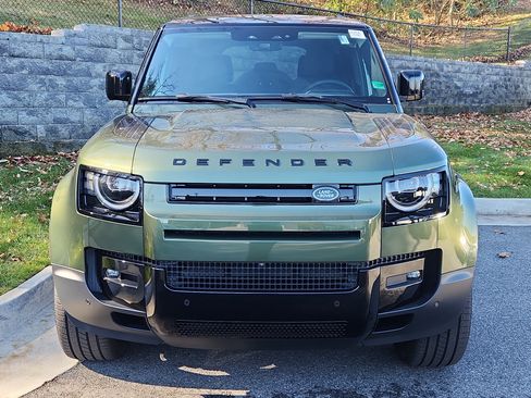 New 2026 Land Rover Defender 110 S image 8