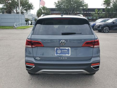 Certified 2024 Volkswagen Taos SE w/ Panoramic Sunroof Package FWD image 6