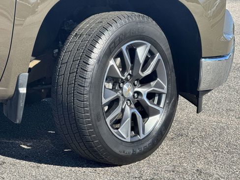 Used 2024 Chevrolet Silverado 1500 LT image 12