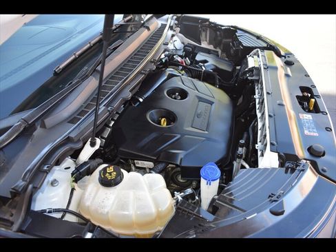 Used 2016 Ford Edge SEL image 40