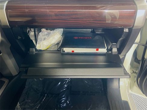 Used 2018 Toyota 4Runner Limited image 30