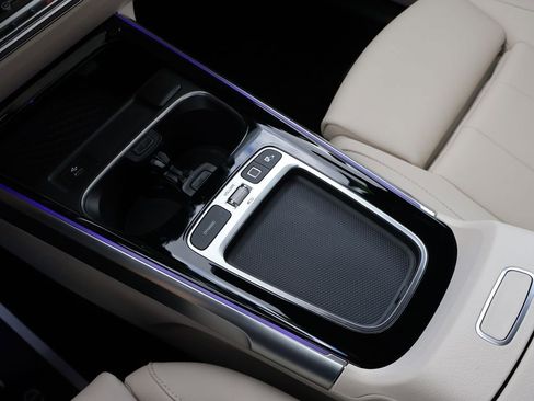 Certified 2025 Mercedes-Benz GLB 250 4MATIC image 28