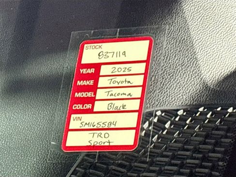 Used 2025 Toyota Tacoma TRD Sport image 24