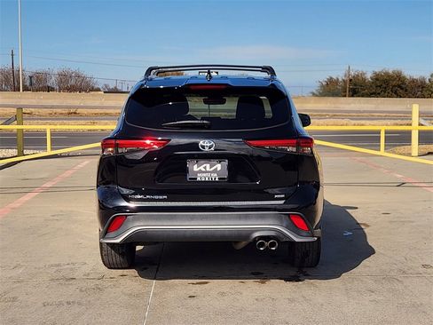 Used 2023 Toyota Highlander XSE image 5