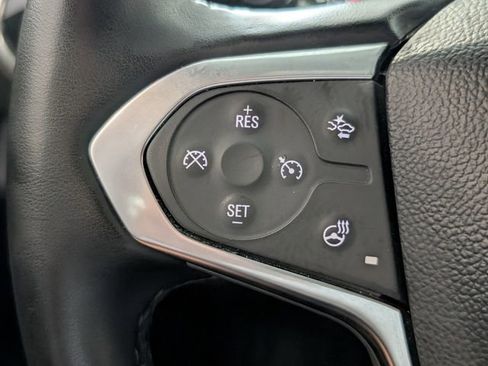 Used 2023 Chevrolet Traverse Premier FWD image 32