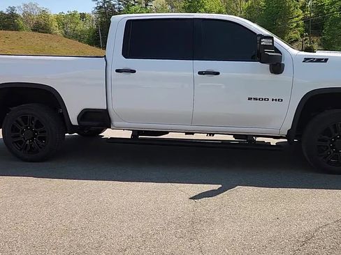 Used 2021 Chevrolet Silverado 2500 LTZ w/ LTZ Plus Package AWD/4WD image 9