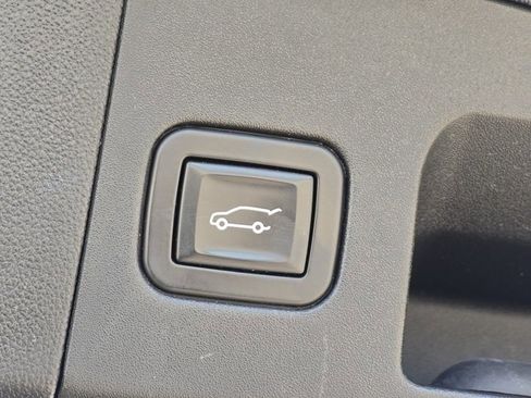 Used 2017 Cadillac XT5 Luxury image 19