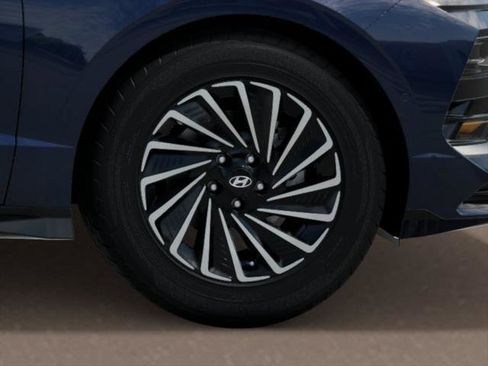 New 2025 Hyundai Sonata Limited FWD image 8
